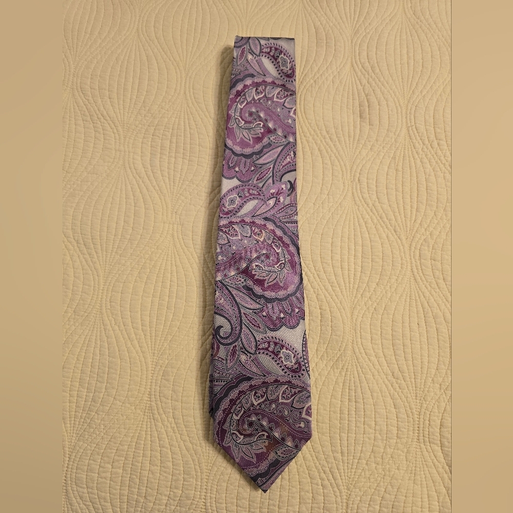 EUC Perry Ellis Paisley 100% Silk Tie - Picture 1 of 4